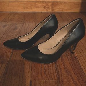 APT9 Classic Black Heels